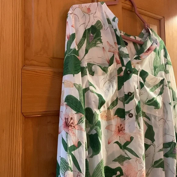 Ann Taylor Blouse - Size M - Picture 3 of 5